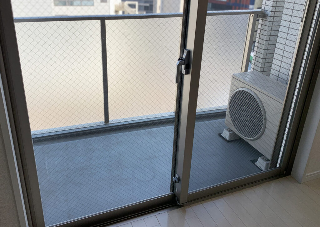 室外機ベランダ設置